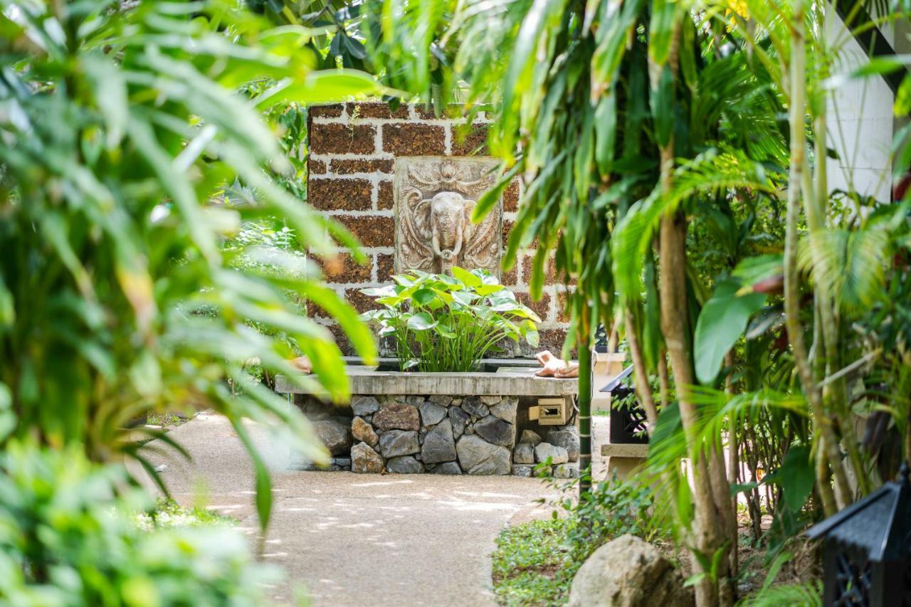 Villa mit Gartenblick